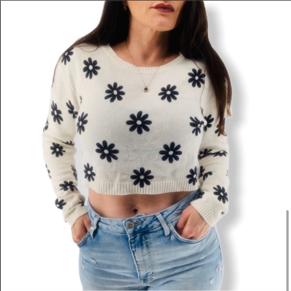 H&M Black and White Crop Top Sweater S